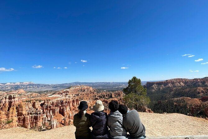 3-day Grand Canyon, Antelope Canyon and Horseshoe Bend Tour from Las Vegas - Day 2: Lake Powell at Wahweap, then Monument Valley red-sand roads