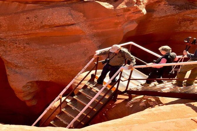 Antelope Canyon and Horseshoe Bend Day Tour from Flagstaff - Antelope Canyon with a Navajo guide: Upper vs Lower and the light you came for