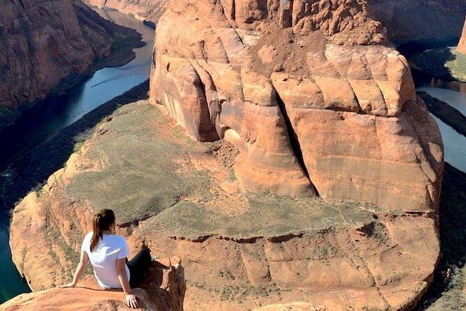 Antelope Canyon and Horseshoe Bend Day Tour from Flagstaff - Guide-led comfort: why small groups change the experience