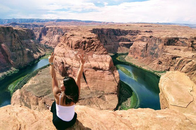 Antelope Canyon & Horseshoe Bend from Vegas, Lunch, Free WiFi - Lunch, Water, and Small Survival Tips for a 15-Hour Day