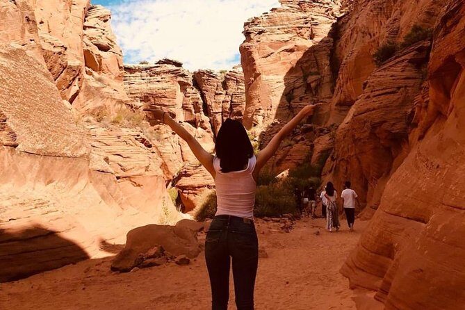 Antelope Canyon & Horseshoe Bend Tour from Las Vegas with Lunch - Lunch, snacks, and comfort on a very long day