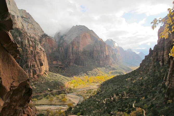 Grand Canyon, Bryce, Zion, Antelope Canyon, Monument Valley 3 Day Tour - Monument Valley Jeep Tour: Red Rocks, Then the Human Story