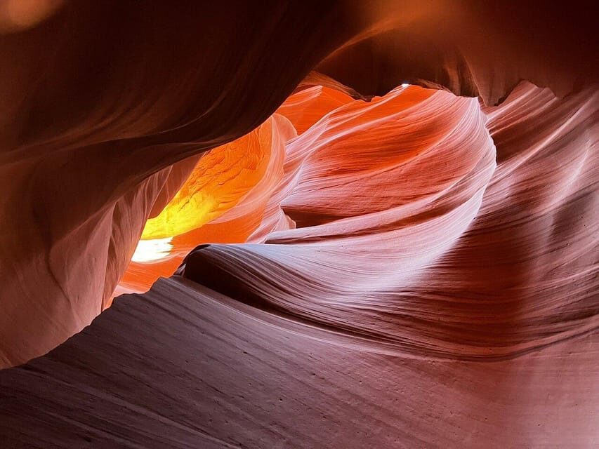 LA: Grand Canyon, Antelope Canyon, Horseshoe Bend 4-Day Tour - Day 1: LA to Las Vegas, then the night tour lights