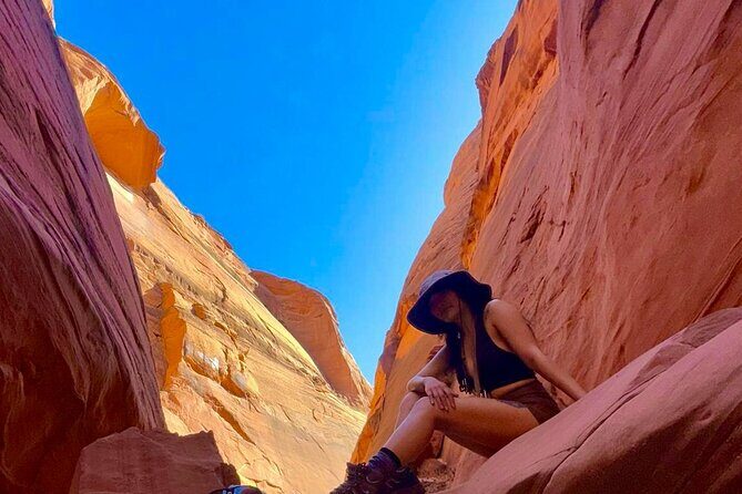 Lake Powell Kayak and Water Antelope Canyon Hike Guided Tour - Stop 1: Launching on Lake Powell for 1 hour 30 minutes of calm