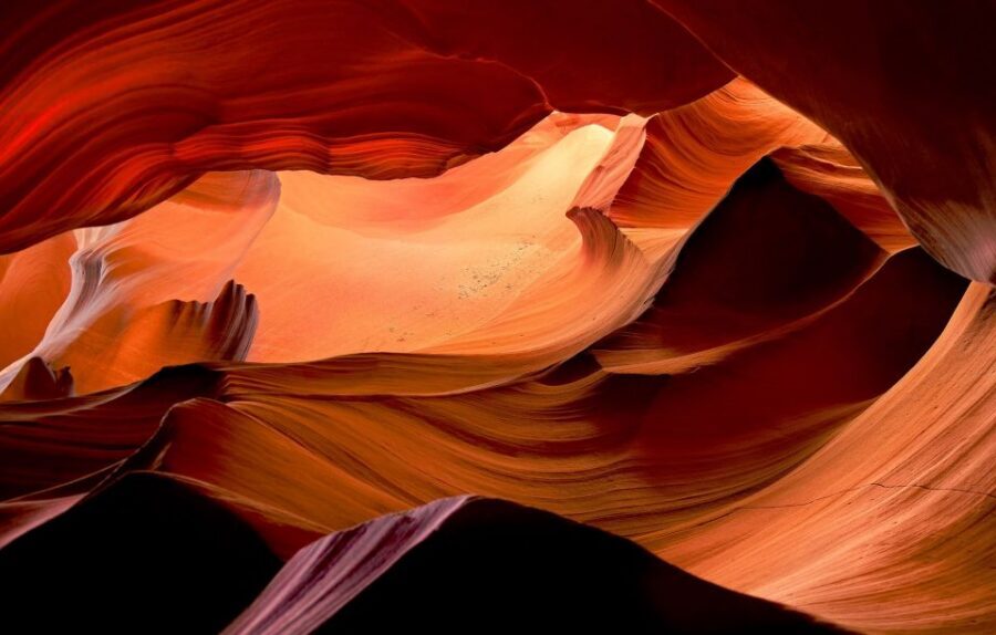 Las Vegas: Antelope Canyon, Horseshoe Bend Tour with Lunch - Upper Antelope Canyon vs Lower Antelope Canyon: pick the right adventure