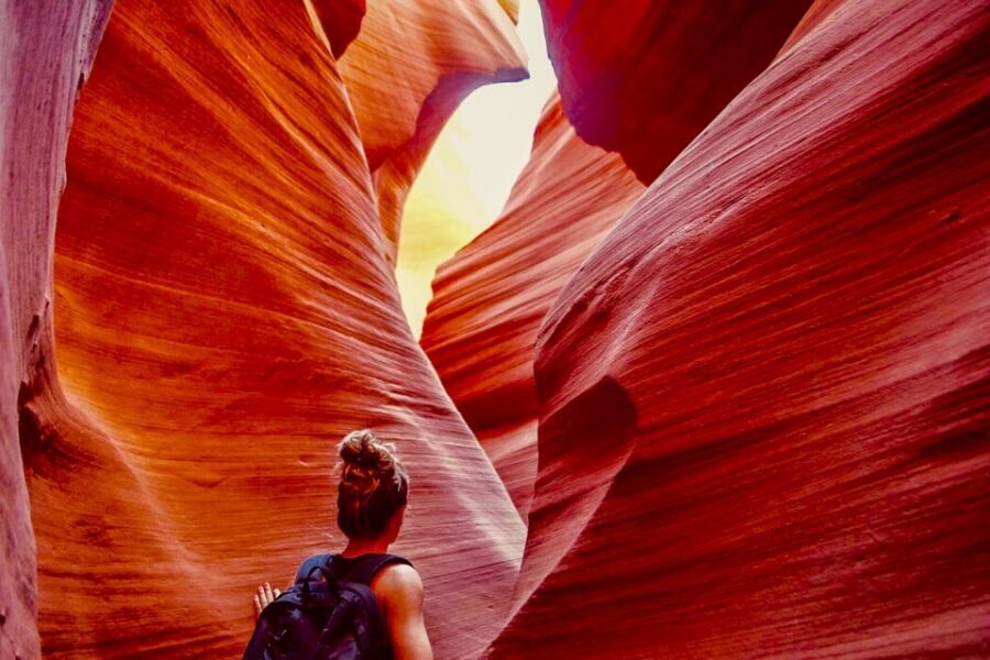 Las Vegas: Antelope Canyon & Horseshoe Bend Tour with Pickup - Horseshoe Bend: the 1 km hike and the 1,000-foot feeling