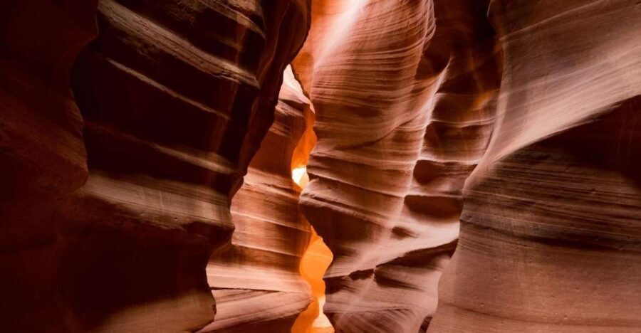 Las Vegas: Antelope Canyon & Horseshoe Bend with Lunch, WiFi - Key Points at a Glance