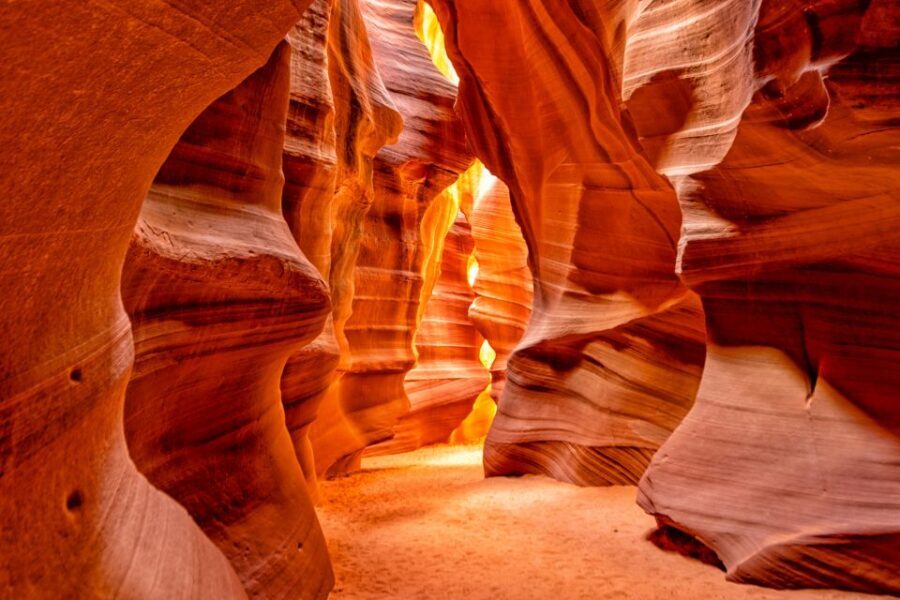 Las Vegas: Lower Antelope Canyon & Horseshoe Bend w/ Lunch - The Lower Antelope Canyon tour with a Navajo guide