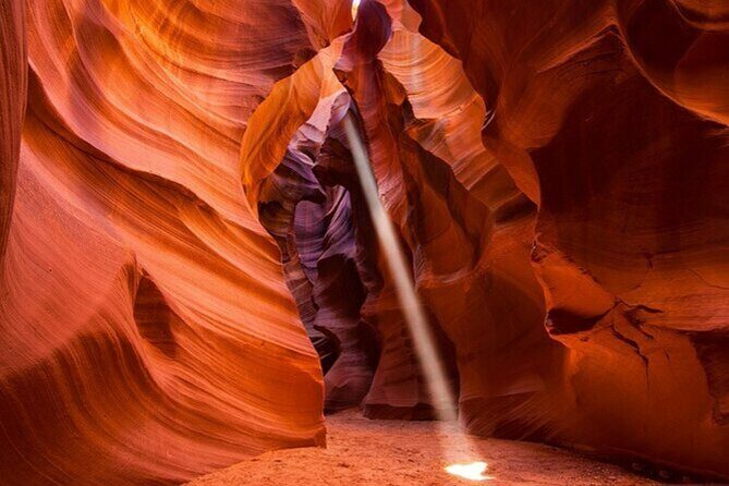 Las Vegas：Upper Antelope Canyon, Horseshoe Bend with Lunch - Entering Upper Antelope Canyon with a Navajo Guide (And Real Safety Rules)