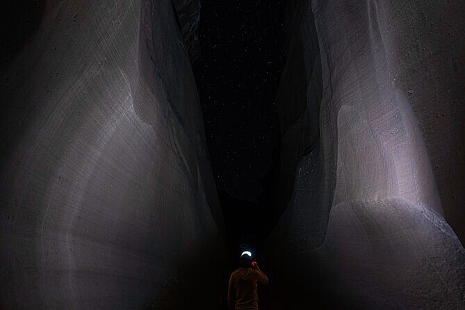 Ligai Si Anii Stargazing Night tour through Antelope Canyon - Ligai Si’ Anii at night: canyon lights first, stars second