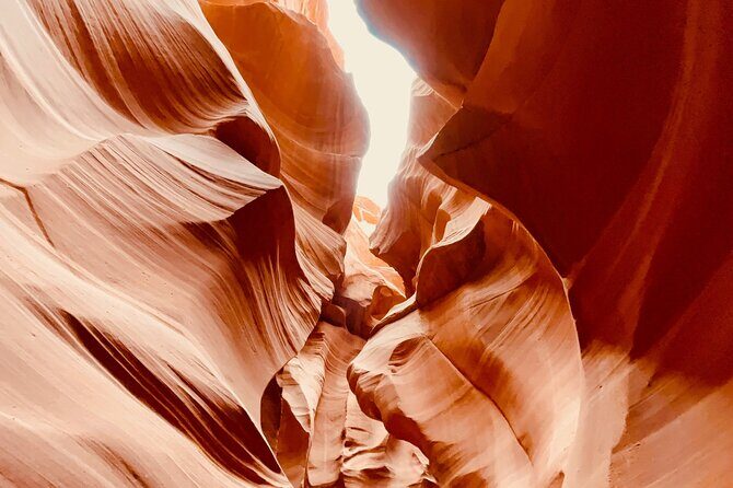 Lower Antelope Canyon and Horseshoe Bend Day Tour with Lunch - Who should book this tour, and who should think twice