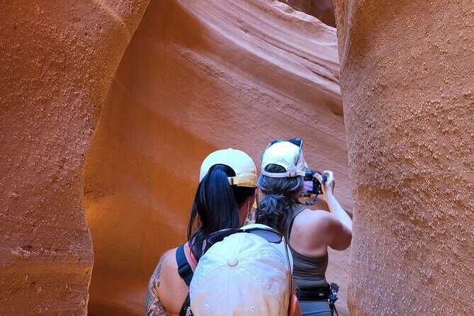 Lower Antelope Canyon and Horseshoe Bend Tour from Flagstaff - Page lunch break: fuel plus heat management