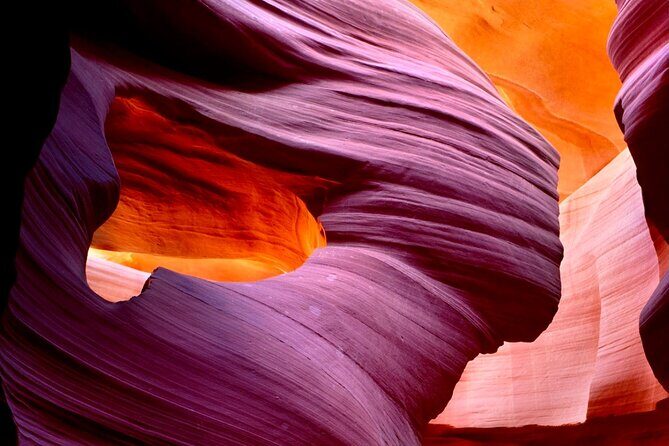 Lower Antelope Canyon Tour - Why Lower Antelope Canyon is famous: the light changes fast