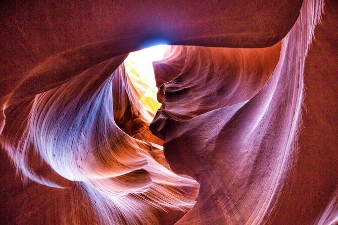 Page: Lower Antelope Canyon Prime Time Entry with Navajo Guide - What to wear and bring when the rules are strict