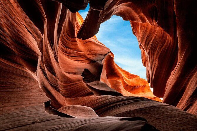 Page: Lower Antelope Canyon Prime Time Entry with Navajo Guide - Entering the canyon: colorful corridors and photo moments
