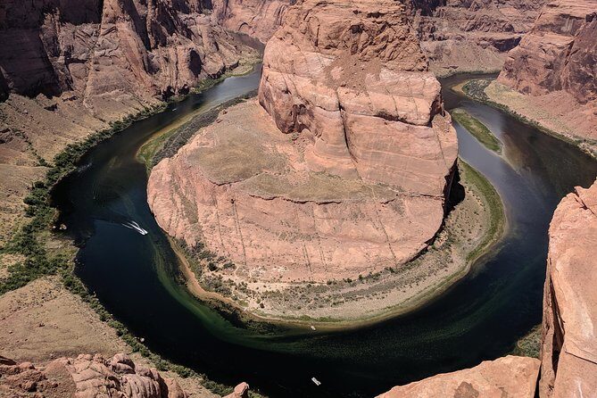 Private Overnight Tour to Antelope Canyon, Horseshoe Bend Zion from Las Vegas - Grand Staircase–Escalante and Big Water Dinosaur Center: A Welcome Change of Pace