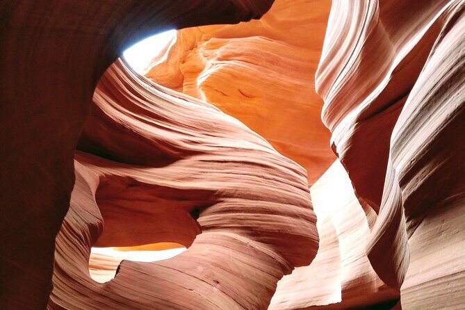 Private Upper or Lower Antelope Canyon & Horseshoe Bend Day Tour - Upper versus Lower Antelope Canyon: picking the right canyon for your photos and feet