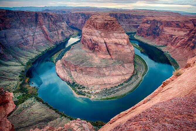 Secret Antelope Canyon and Horseshoe Bend Tour from Page - Stop 2: Horseshoe Bend with private access and a shorter rim walk