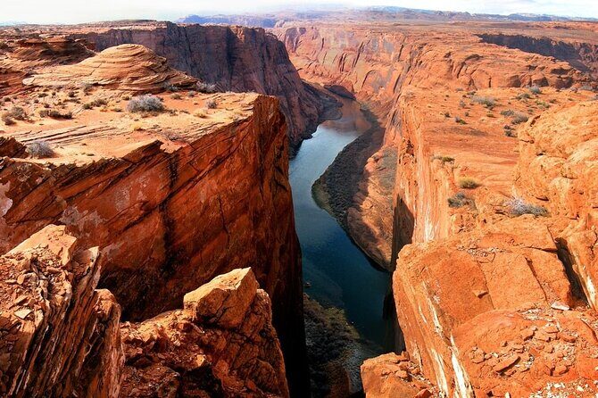 Secret Antelope Canyon and Horseshoe Bend Tour from Page - Guides make the difference: photos, humor, and Navajo context