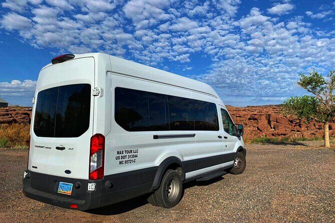 Small-Group Lower Antelope Canyon & Horseshoe Bend Tour w/ Lunch - The long van day: comfort, timing, and what breaks up the drive