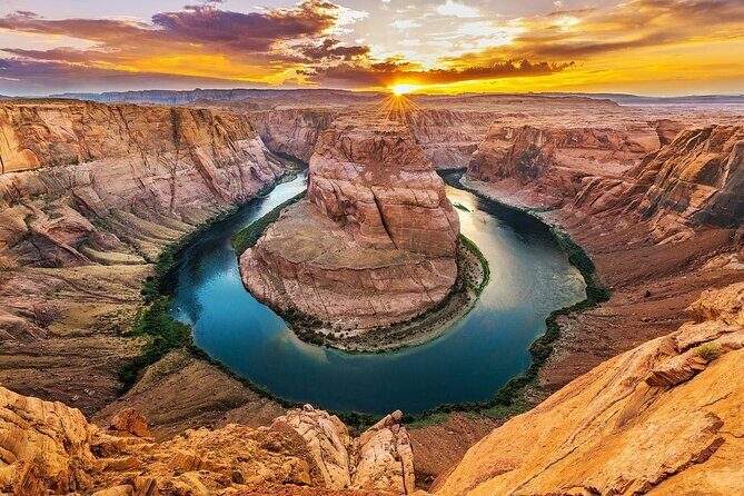 Small-Group Lower Antelope Canyon & Horseshoe Bend Tour w/ Lunch - Fitness and footwear: the small hikes add up after a long drive
