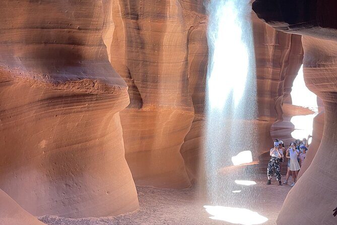 Upper and Lower Antelope Canyon with Horseshoe Bend Hiking Tour - Why the guide experience matters more than you think