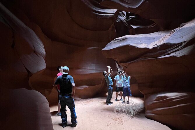Upper Antelope Canyon Tour-AACT - Meeting point and comfort: starting on the right foot