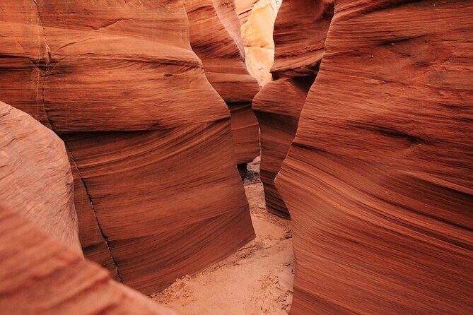 Waterhole Canyon Guided Tour - Waterholes Canyon Stop: The Beauty and the Timing Inside